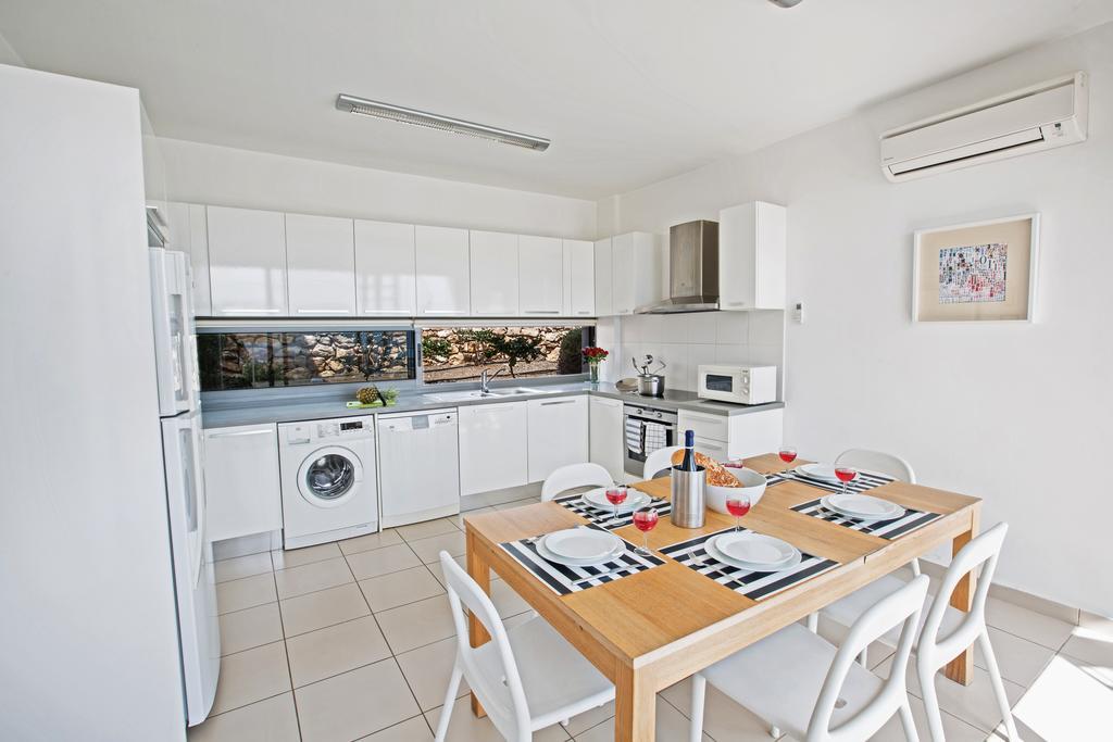 Esprit Villa 20 Polis Kamer foto