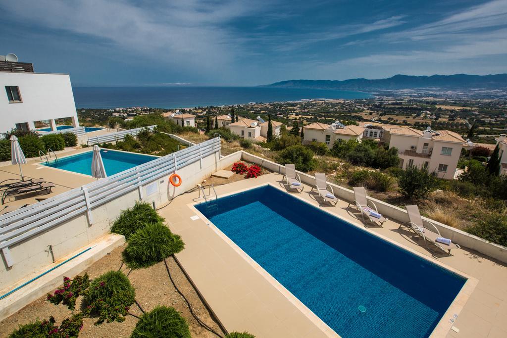 Esprit Villa 20 Polis Kamer foto