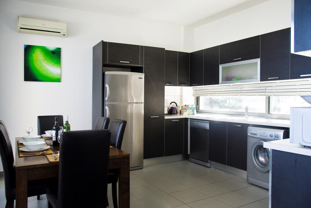 Esprit Villa 20 Polis Kamer foto