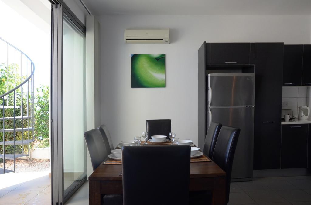 Esprit Villa 20 Polis Kamer foto