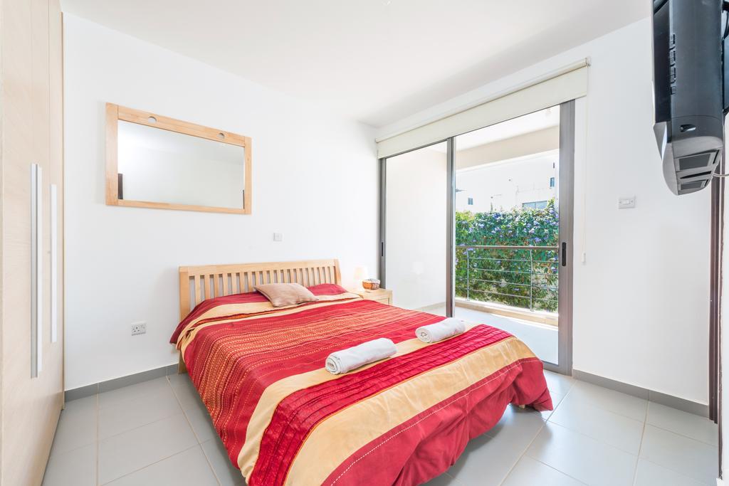 Esprit Villa 20 Polis Kamer foto