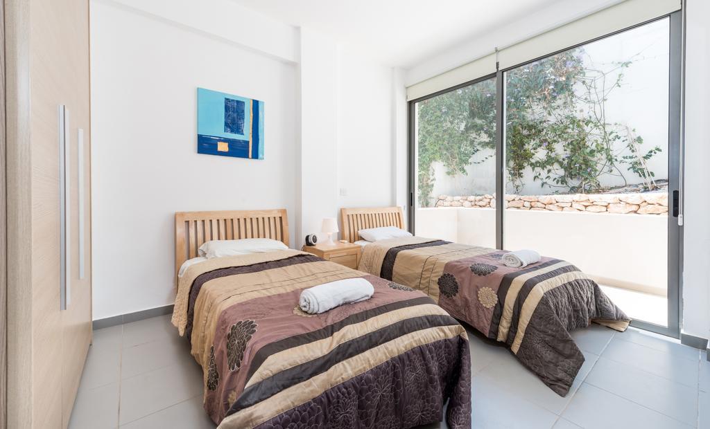 Esprit Villa 20 Polis Kamer foto